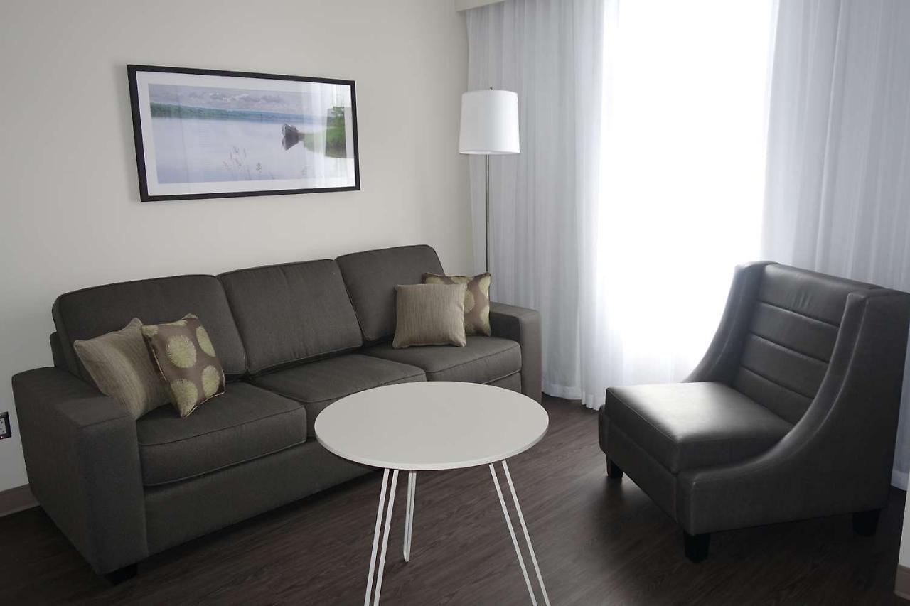 Radisson Kingswood Hotel & Suites, פרדריקטון מראה חיצוני תמונה
