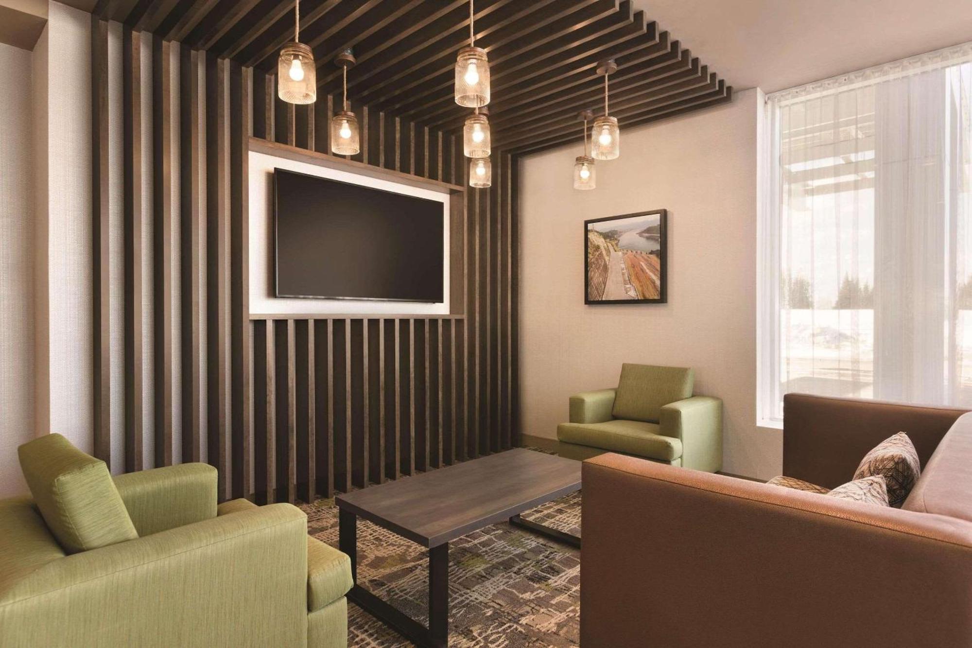 Radisson Kingswood Hotel & Suites, פרדריקטון מראה חיצוני תמונה
